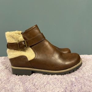 MOUNTAIN SOLE BROWN TWO TONE BOOTS “PIXIE” SIZE 8.5M SOCK SHEERING LINING NWOB